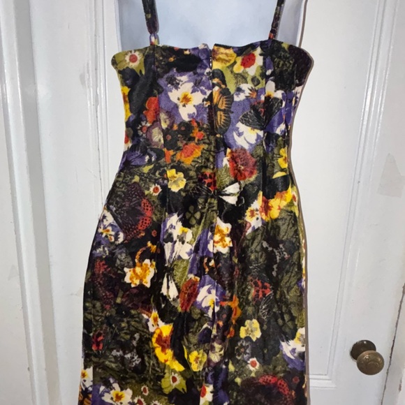 Urban Outfitters Mallory
Velvet Floral Cowl Neck Slip
Dress Size small - Picture 7 of 9